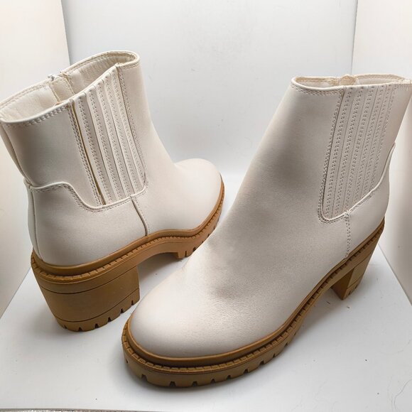 Brooklyn Ivory Boots, size 8 - Picture 2 of 6